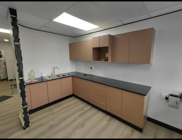335M² OFFICE TO LET IN HALFWAY HOUSE